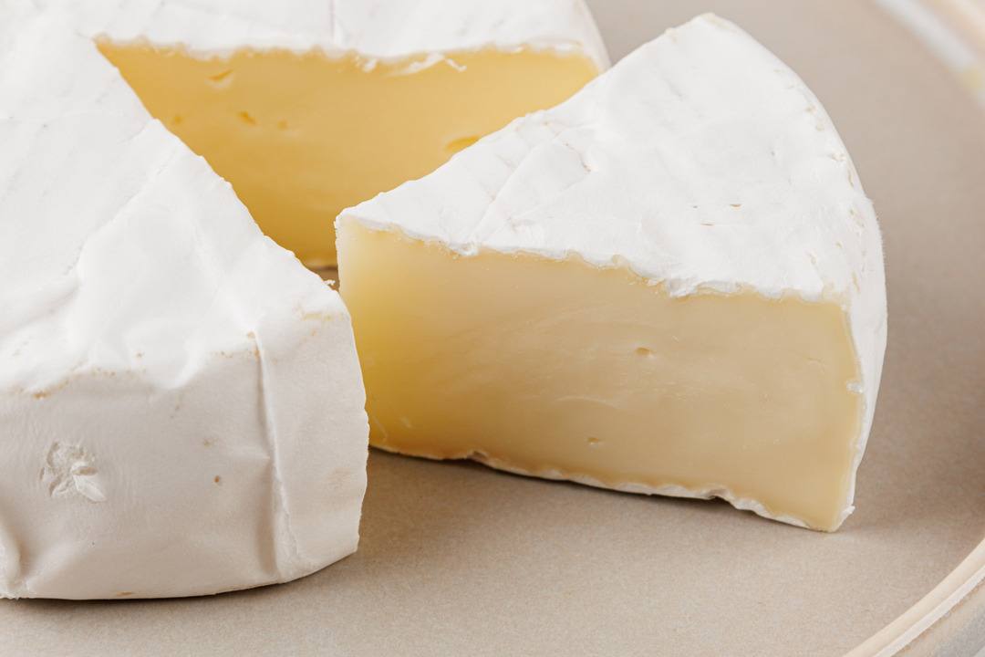 

Сыр мягкий Вкусвилл с белой плесенью "Бри", 125 г