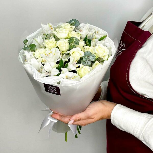 Букет из цветов, авторский букет из роз и альстромерий Белла 