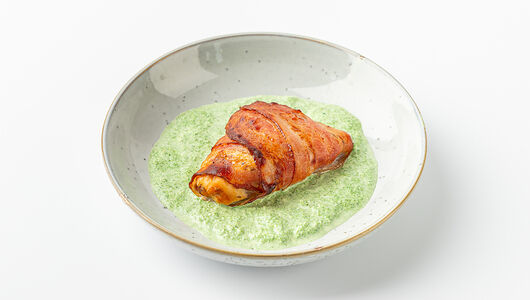 Куриная грудка в беконе со сливочным соусом, 159г