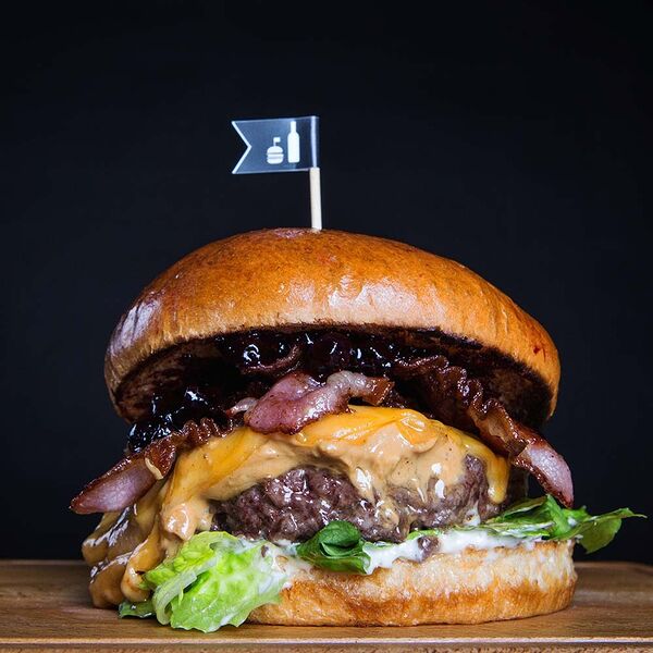 Бургер с арахисовой пастой (большой)