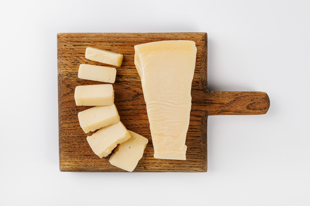 

Сыр твердый Серанто 6 мес, 180 г