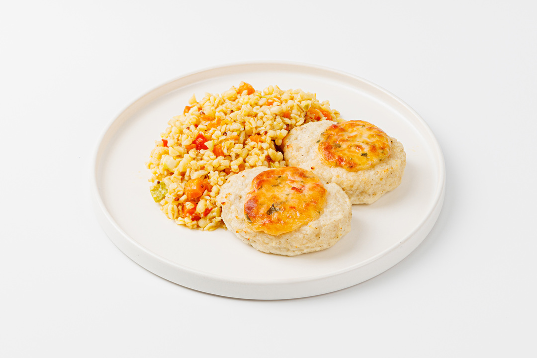 

Котлеты куриные с моцареллой с булгуром, киноа и овощами 230 г