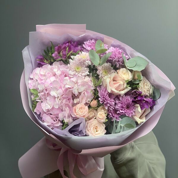 Сборный букет в сиреневых тонах