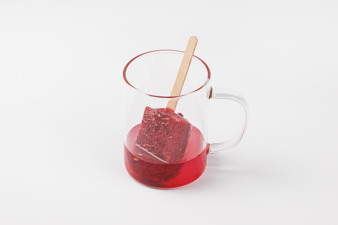 

Чайный напиток ВкусВилл брусника, ежевика и пряности замороженный 50 г