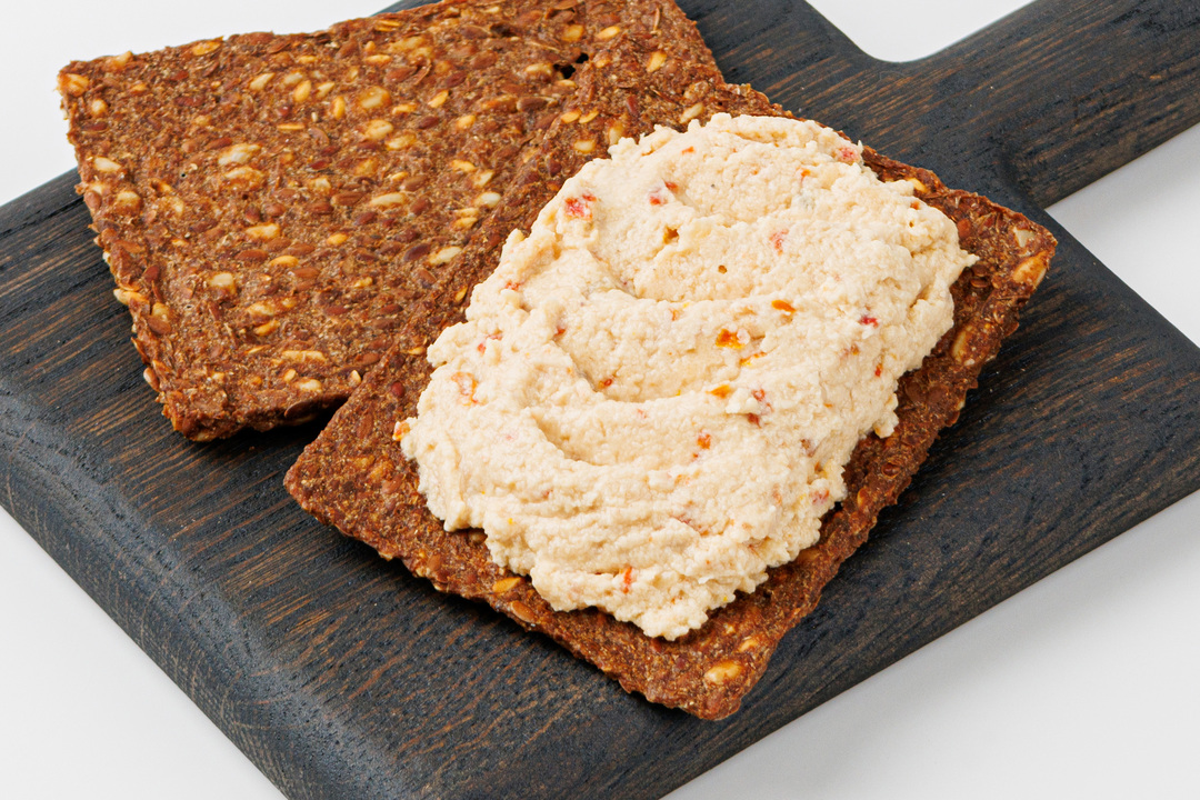 

Риет из икры трески с крабом и вялеными томатами 100 г