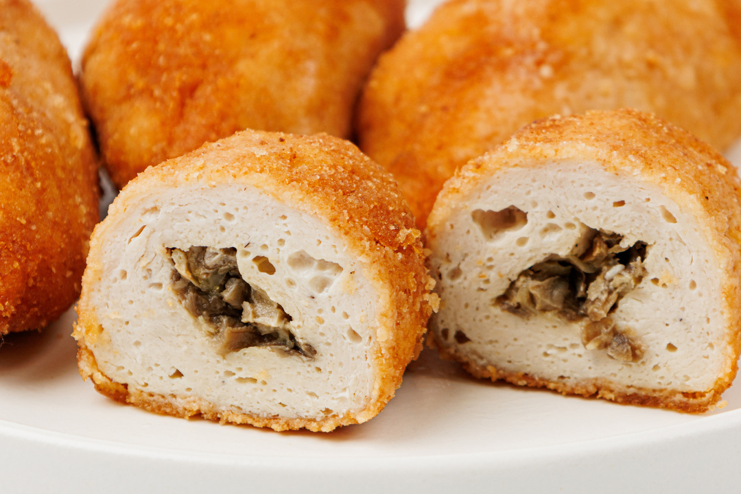 

Котлеты из курицы ВкусВилл с начинкой из шампиньонов и сливочного масла запеченные заморозка 400 г