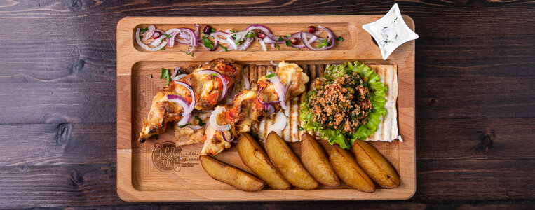 Shashlyk-Mashlyk (Yaroslavl, Neftyanikov Street, 11Б) ، مقهى