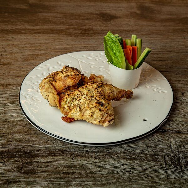 Цыпленок в пряных травах с соусом кимчи