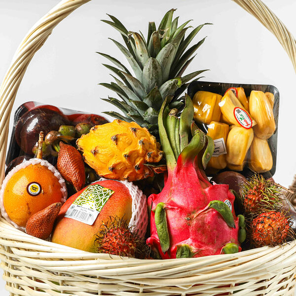 Корзина экзотических фруктов
