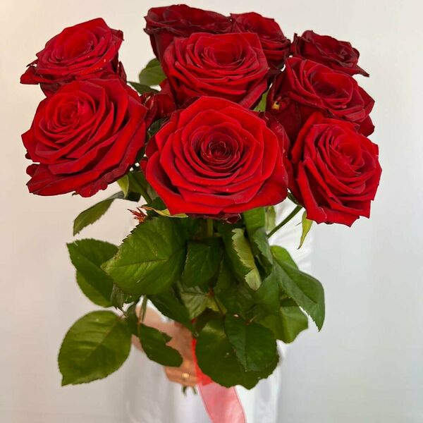 Букет из ароматных красных роз