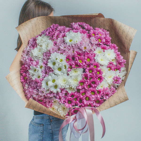 Огромный букет из кустовой хризантемы