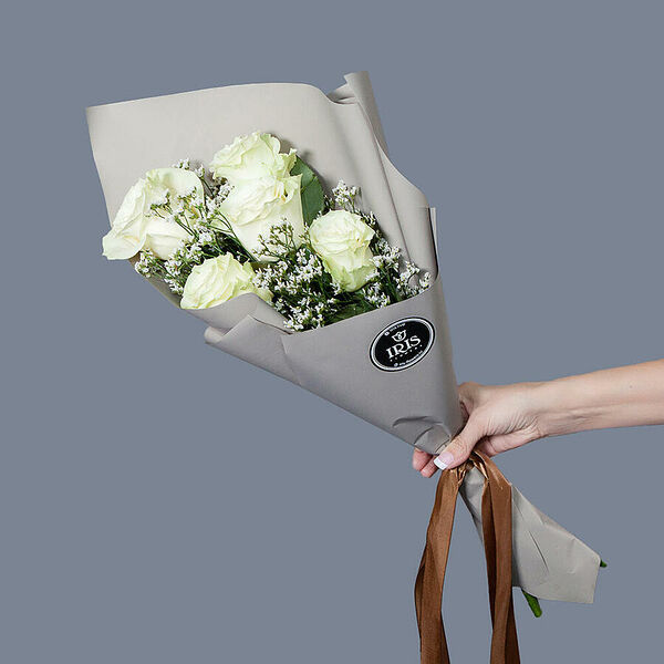 Монобукет из 5 Роз Mondial в упаковке