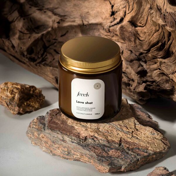 Свеча ароматическая Feeels Выстрел любви 100 мл