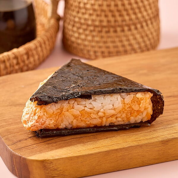 Онигири с креветкой в соусе Том Кха