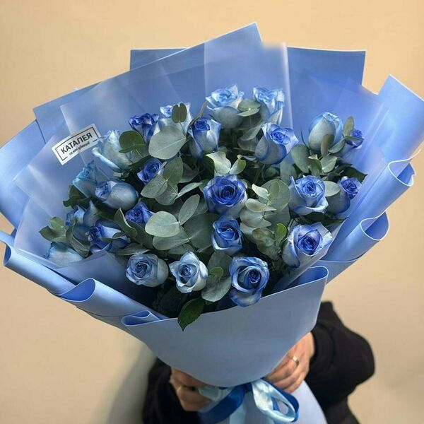 Объёмный букет с синими розами
