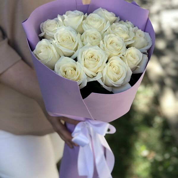 Букет из 15 белых роз
