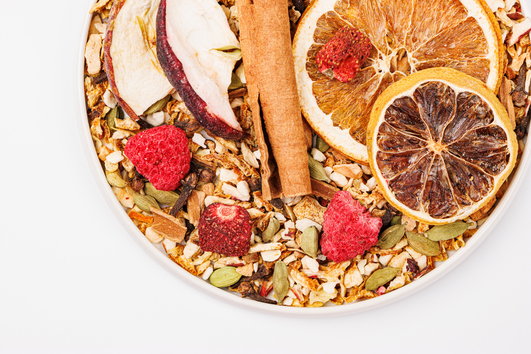 

Смесь для глинтвейна ВкусВилл с клубникой и малиной 50 г