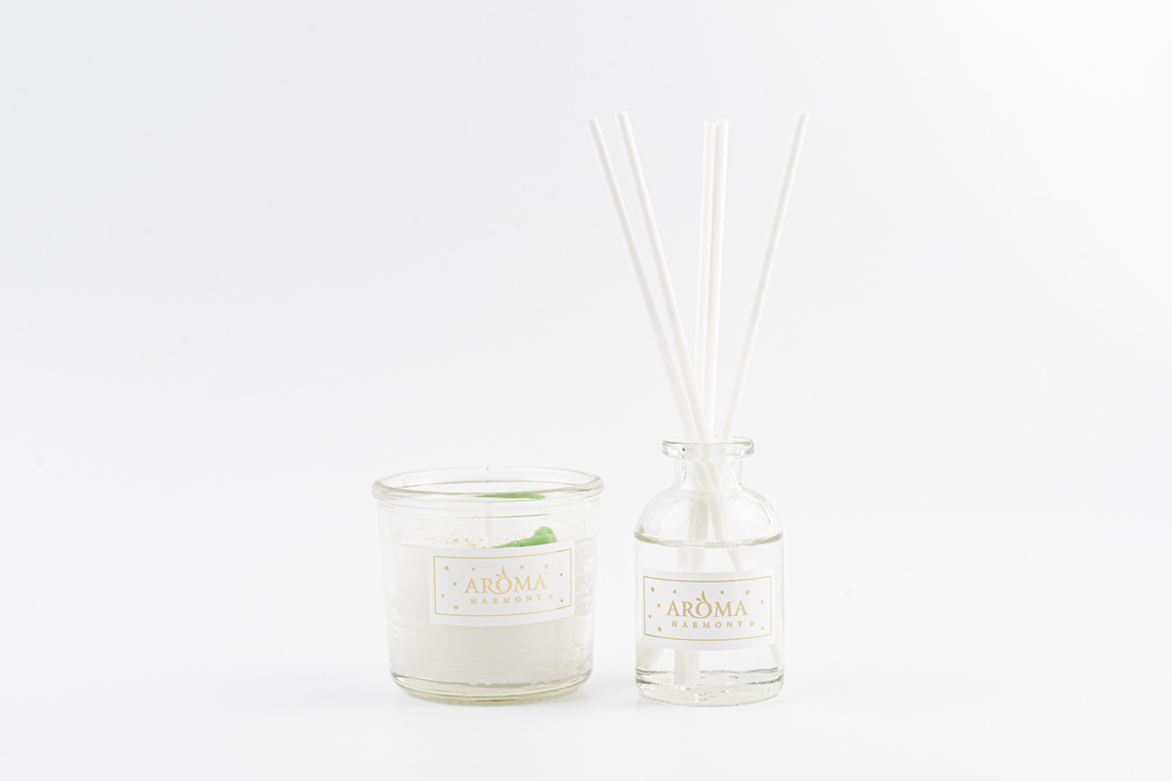 

Набор Aroma Harmony Прикосновение зимы: диффузор 30 мл 1 шт., ароматическая свеча 60 г 1 шт.