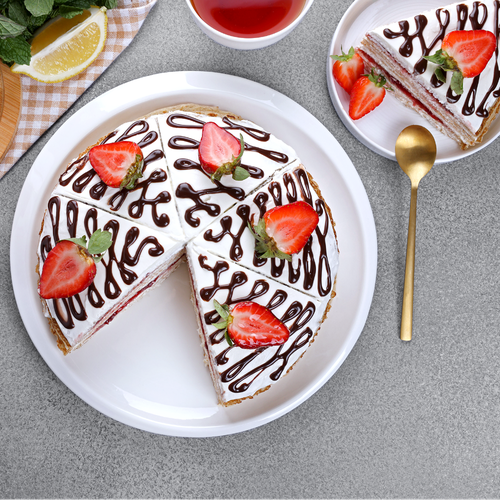 

Торт Лента Fresh Блинный со сливочно-творожным кремом и вишневой начинкой вес