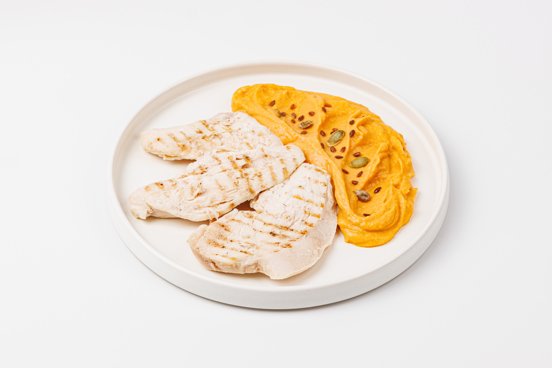 

Куриное филе гриль с пюре из картофеля и батата ВкусВилл 210 г