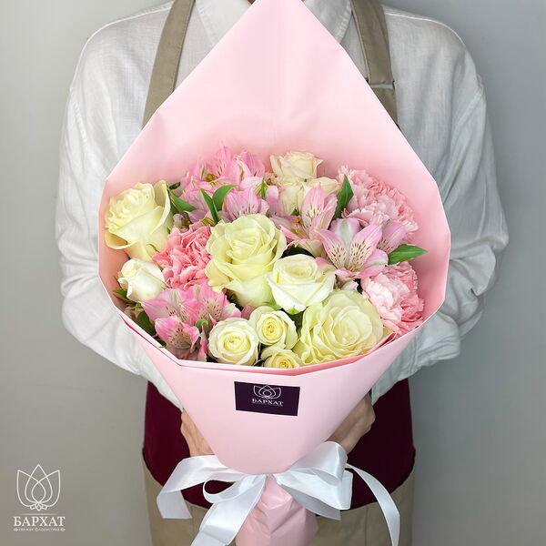 Цветочный букет, авторский букет из роз, гвоздик и альстромерий Свидание в Париже