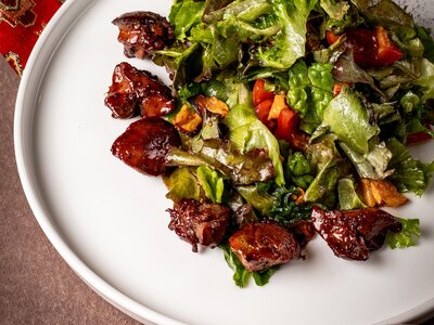 Салат с куриной печенью