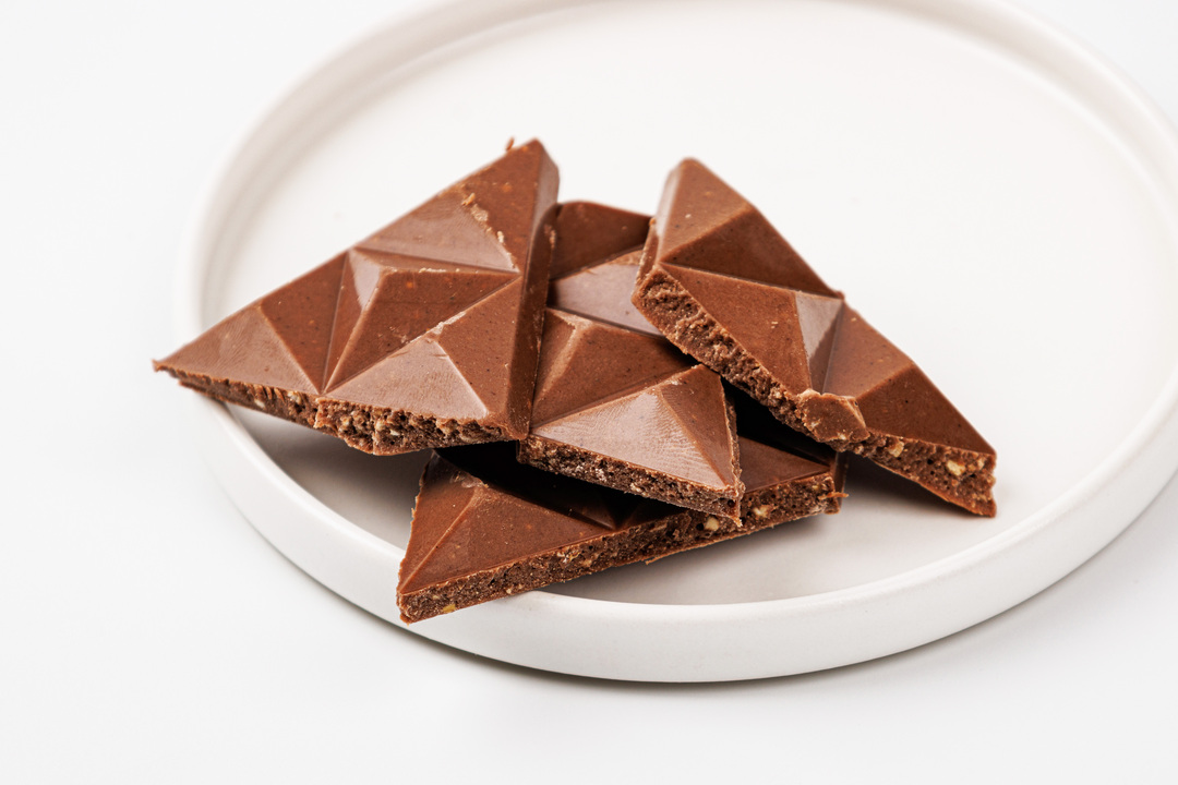 

Шоколад молочный с миндальным печеньем 85 г