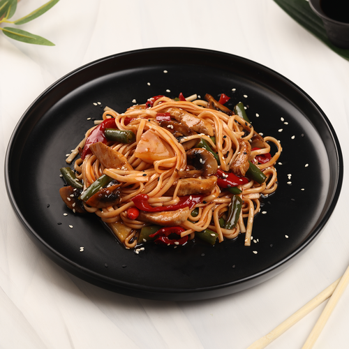 

Свинина вырезка в кисло-сладком соусе WOK c яичной лапшой, 400 г