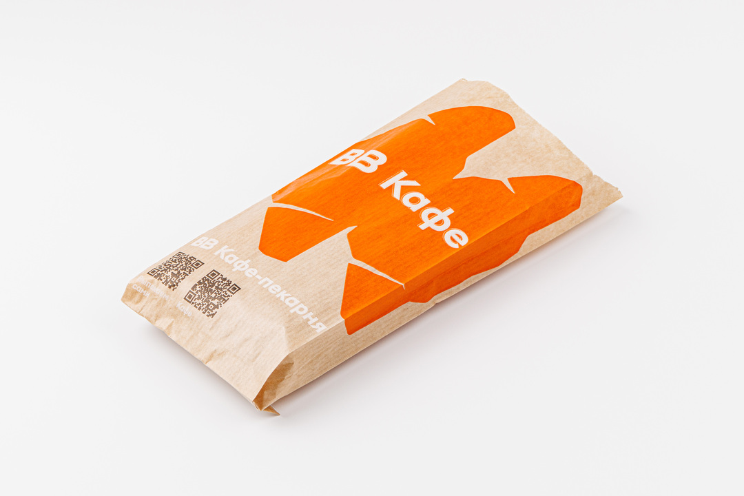 

Панини с курицей-гриль, моцареллой и огуречным релишем, кафе, 185г