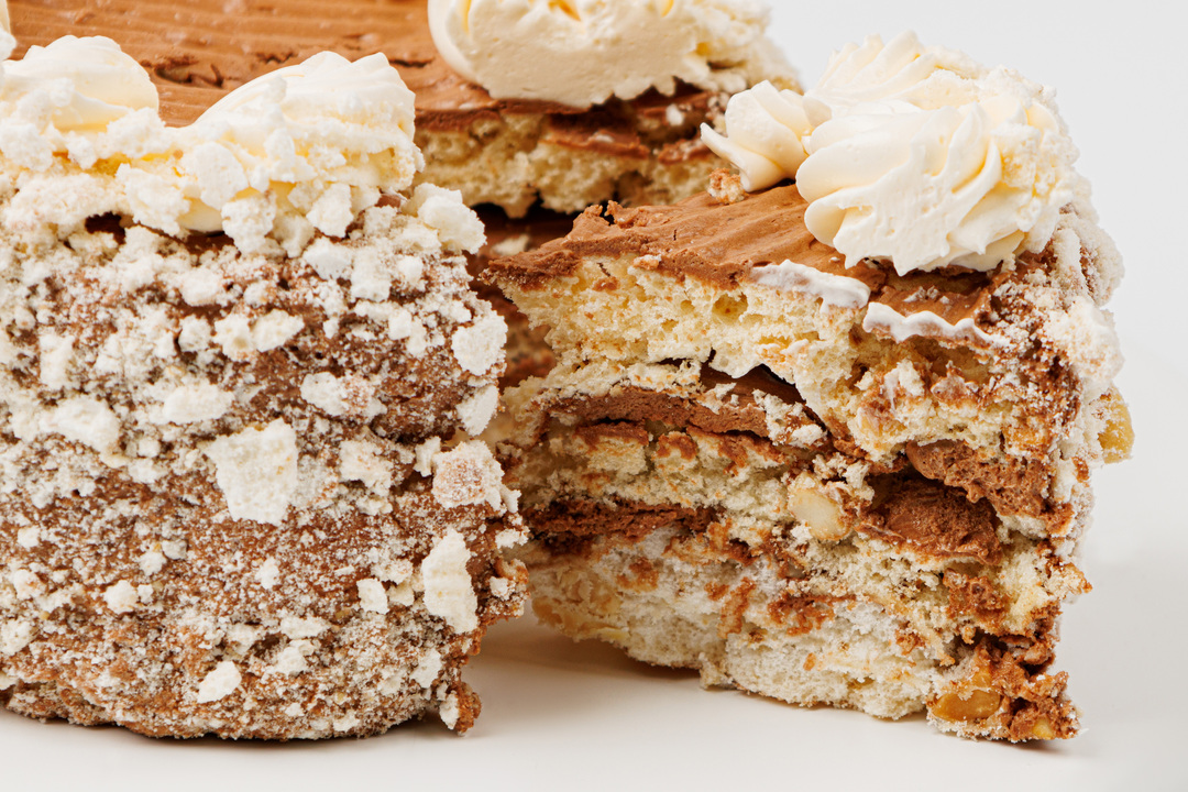 

Торт-мини ВкусВилл Киевский с грецким орехом и арахисом 220 г