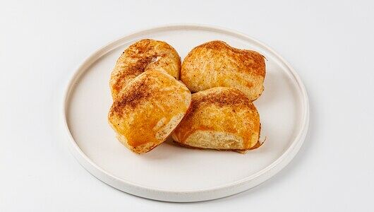 Пирожки-мини с яблоком на сметанном тесте