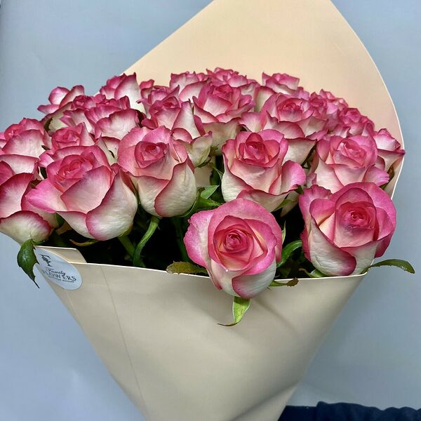 Букет из 25 роз «Джумилия»