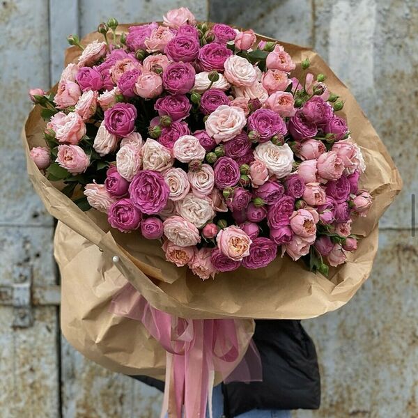 Монобукет из кустовых пионовидных роз