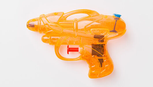 Бластер водяной Toys Наша игрушка, 11 см, в ассортименте