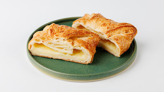 Хачапури из слоеного теста с сыром