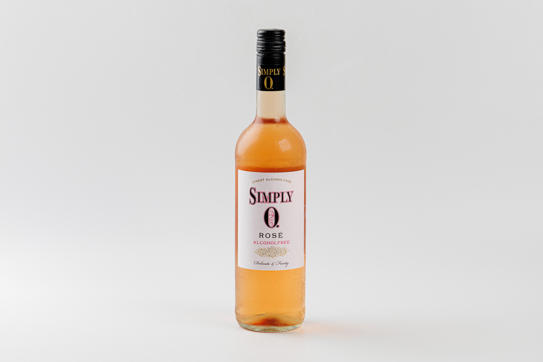 

Безалкогольное вино розовое полусладкое Peter Mertes Simply 0 Rose Alcoholfree 0.75 л