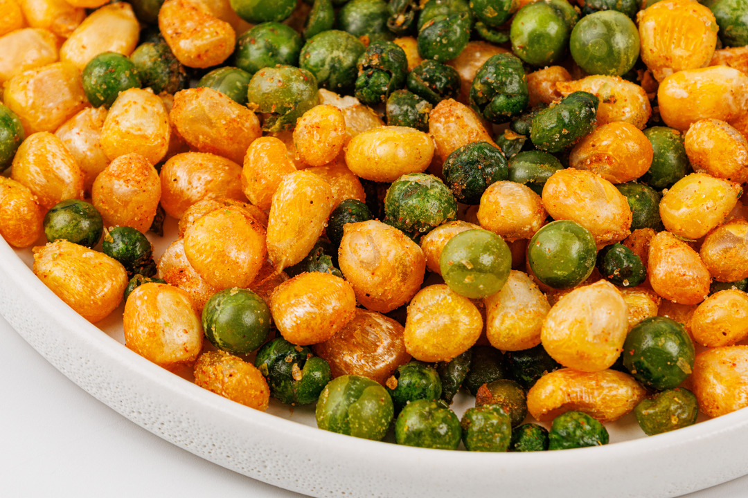 

Снеки ВкусВилл из кукурузы и гороха со вкусом сальсы и перца чили 30 г