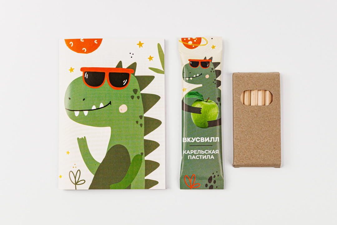 

Подарочная открытка-раскраска ВкусВилл с пастилой Динозаврик 55 г