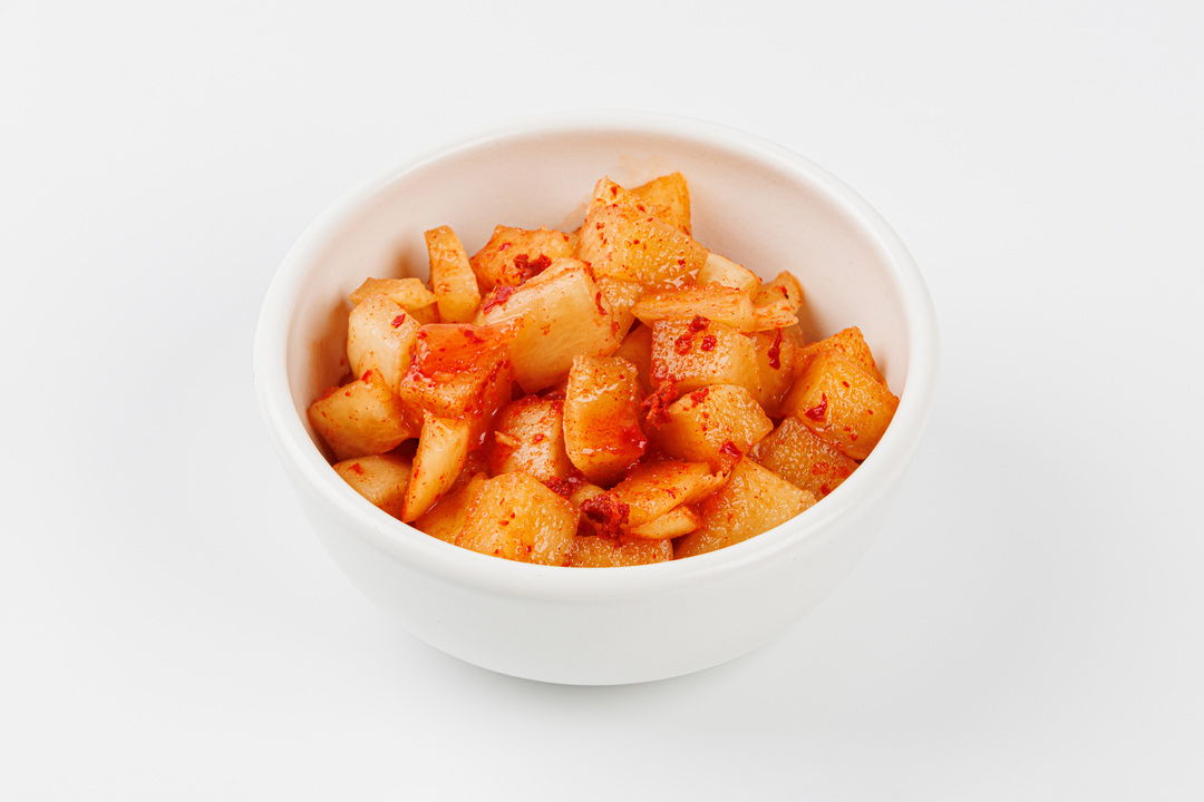 

Салат из редьки ВкусВилл дайкон по-корейски 250 г