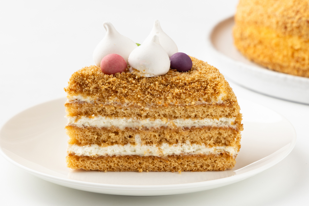 

Торт День города медово-сметанный 500 г оформление в ассортименте