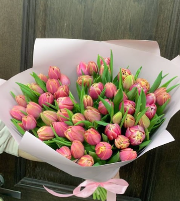 Букет из розовых пионовидных тюльпанов