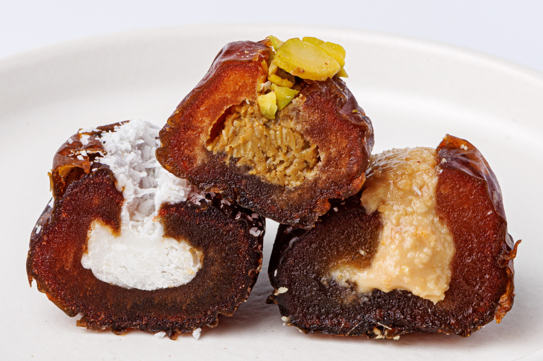 

Ассорти фиников с фисташковой, арахисовой и кокосовой пастами 75 г