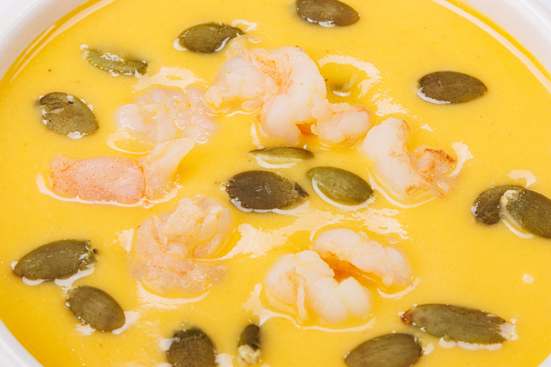 

Крем-суп ВкусВилл с тыквой и жареными креветками 270 г