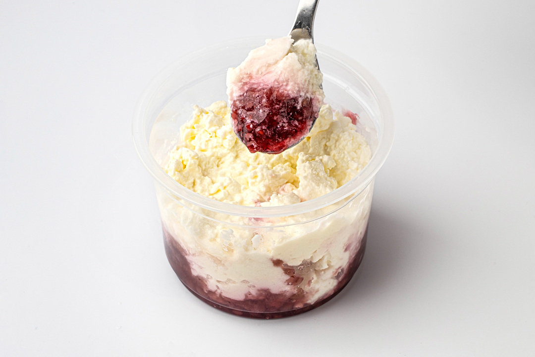 

Творог с малиной 5%, 200 г