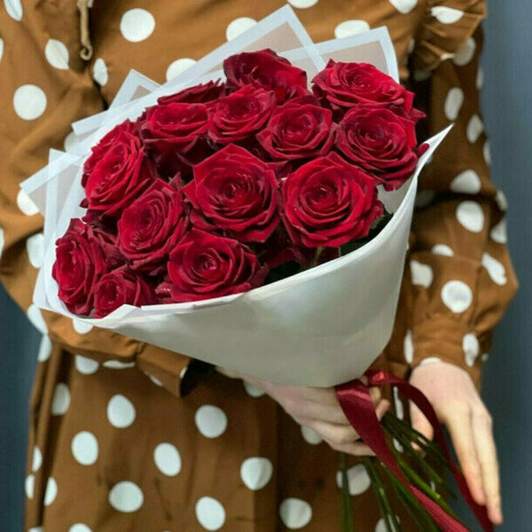 Букет из 15 красных роз «Романтический вечер»