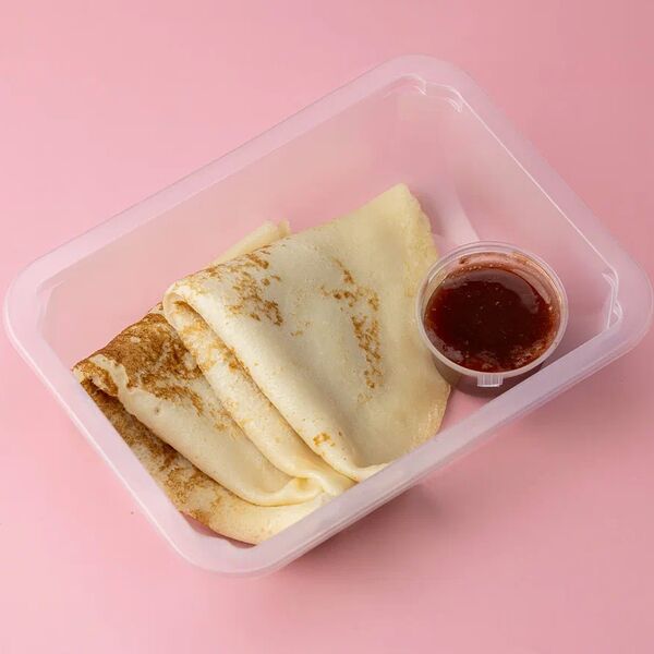 Блинчики с клубничным соусом