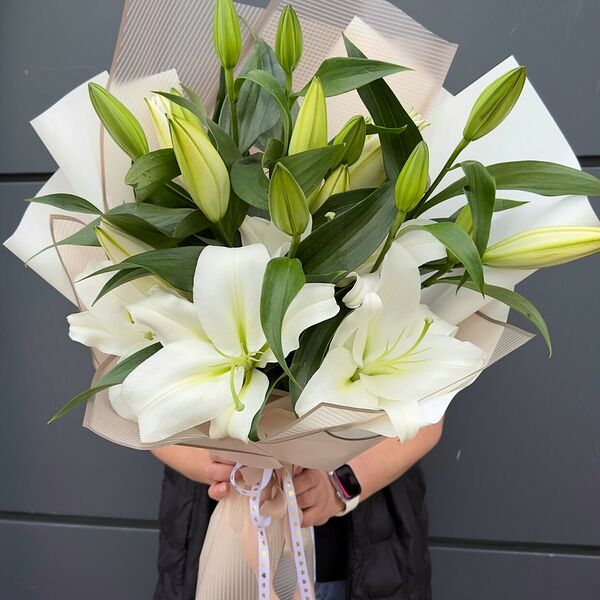 Букет из 5 лилий