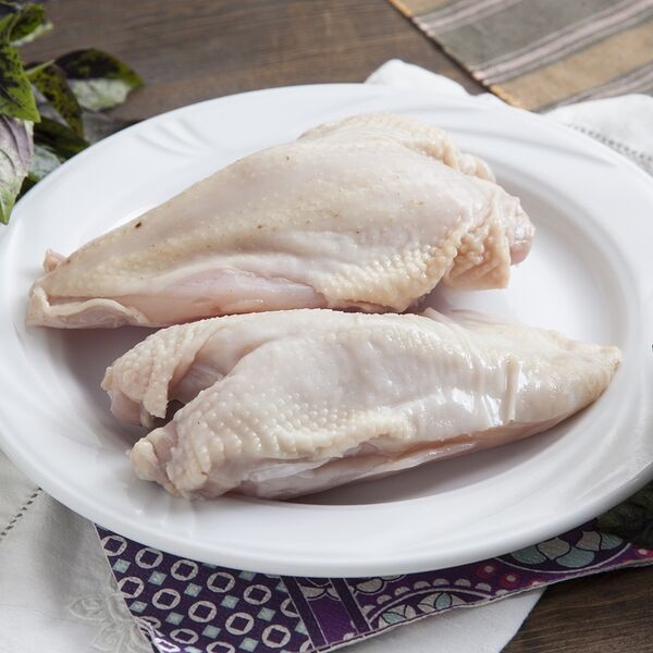 Грудка куриная на кости с кожей