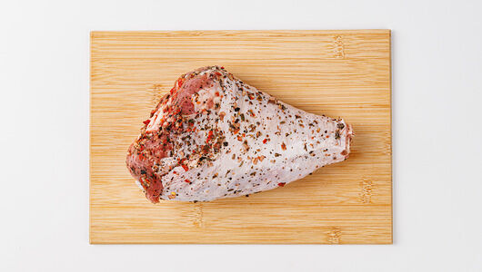 Голень индейки в маринаде