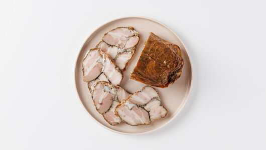 Сало запеченное с можжевельником